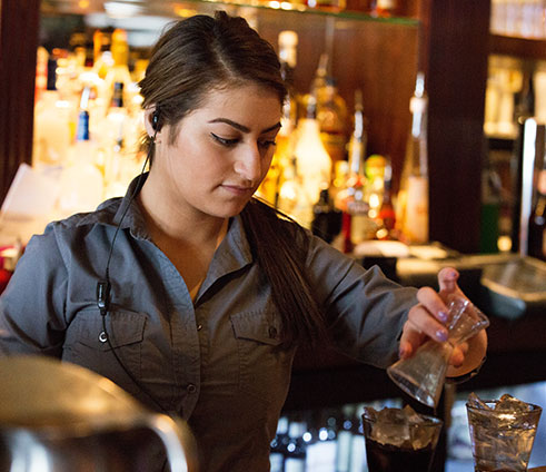 Mua bộ đàm cho nhà hàng tại Địa Long