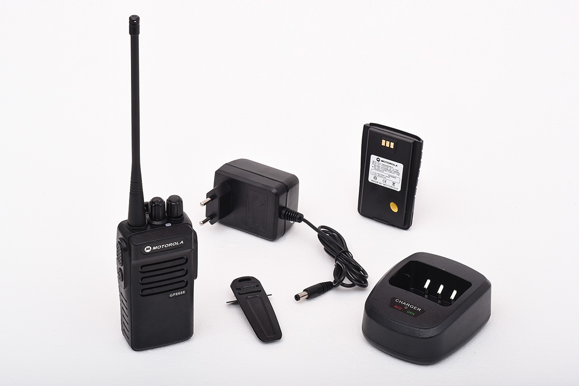 Trọn bộ máy bộ đàm Motorola GP-6688 giá rẻ, đảm bảo chất lượng tại Địa Long