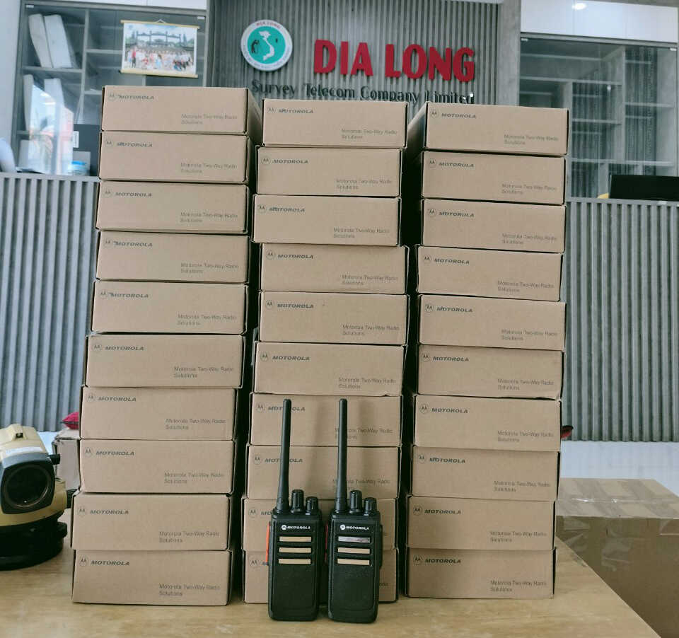 Mua máy bộ đàm Motorola chính hãng tại Địa Long