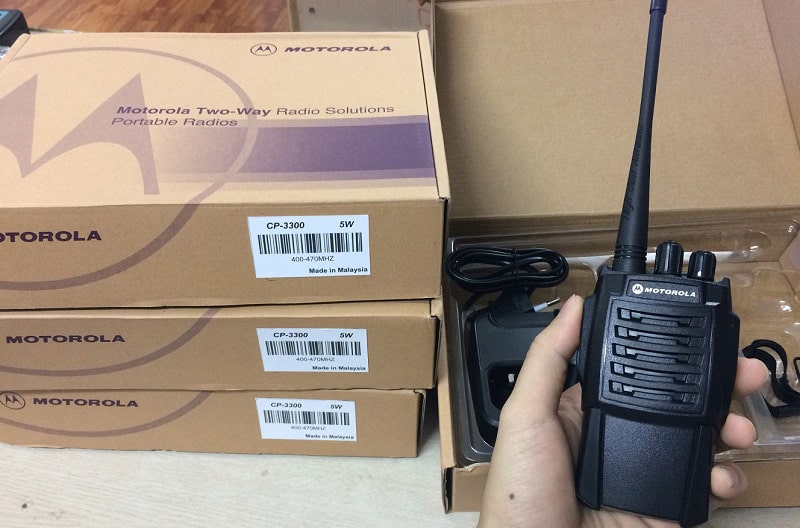 Máy bộ đàm Motorola CP-3300 được quý khách hàng đánh giá cao, đáp ứng mọi giải pháp tối ưu và hiệu quả trong việc giữ và kết nối liên lạc