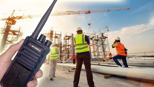 Vì sao cần sử dụng bộ đàm trong công trường