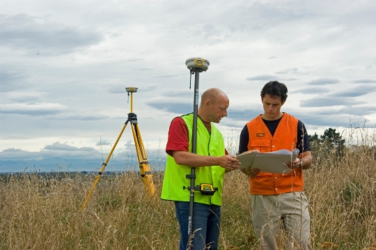 Sử dụng dịch vụ cho thuê máy định vị gps rtk giá rẻ là giải pháp hiệu quả, tiết kiệm chi phí