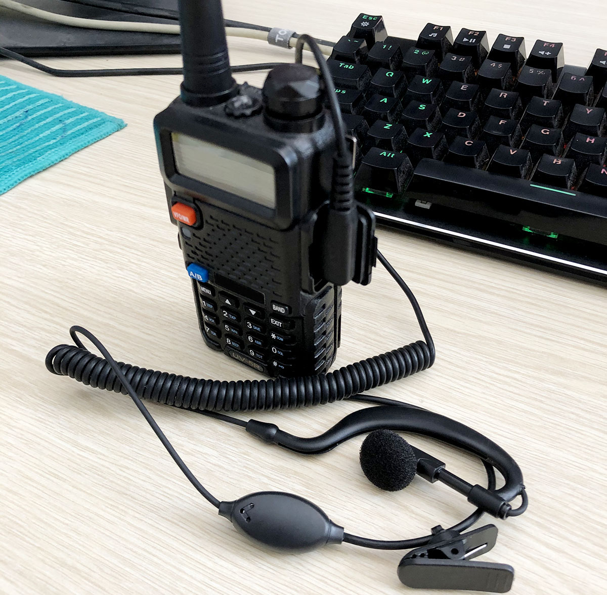 Tai nghe bộ đàm là gì? 