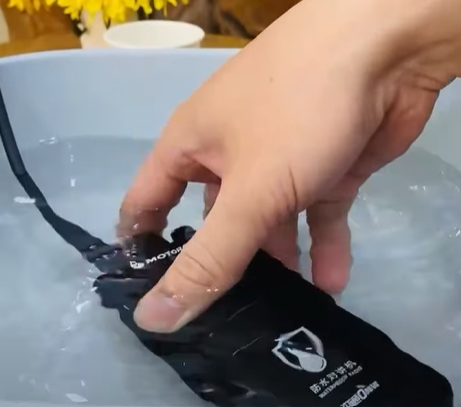 Lợi ích của bộ đàm chống nước đối với nhà hàng sân vườn, ngoài trời