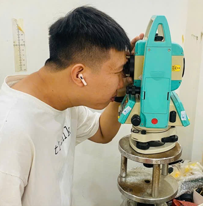 Máy toàn đạc bị rơi, va đập có sửa được không?