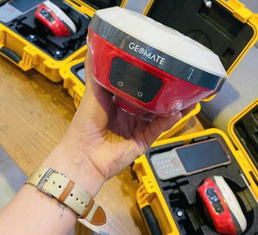 Tầm quan trọng máy định vị vệ tinh GPS RTK trong đo đạc hiện đại