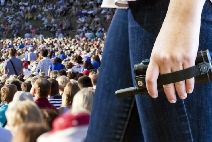 Cách sử dụng bộ đàm hiệu quả trong tổ chức sự kiện đông người