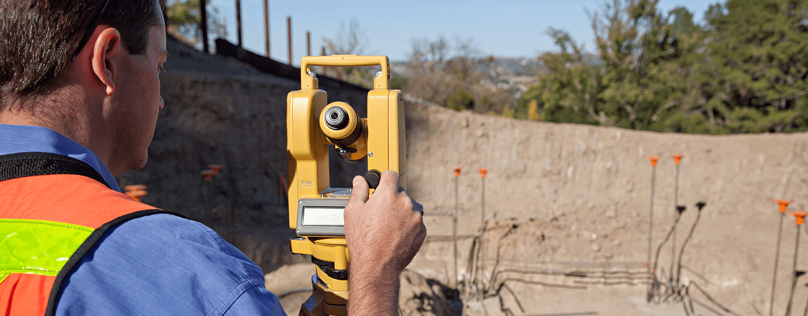 sử dụng máy kinh vĩ điện tử topcon dt 209