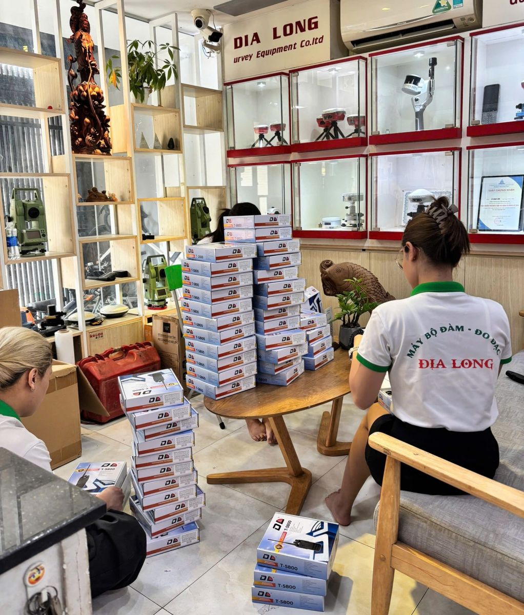 Mua máy bộ đàm có cự ly liên lạc phù hợp tại Địa Long